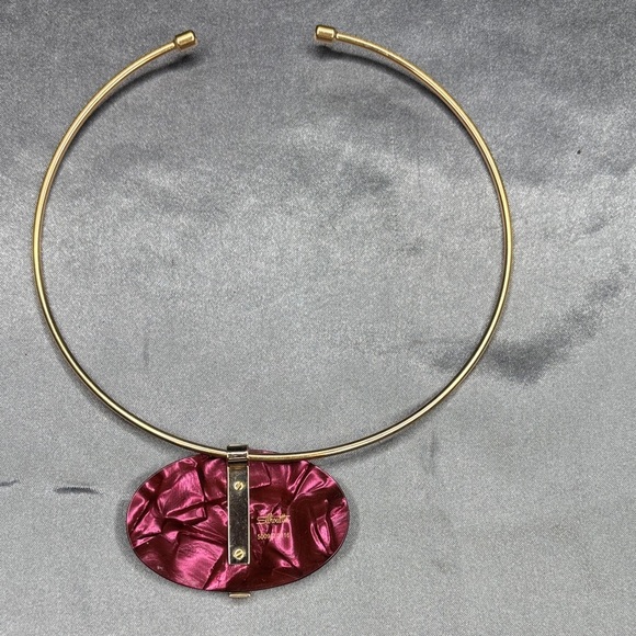 Silhouette Gold Necklace with Pink Pendant - Picture 2 of 3